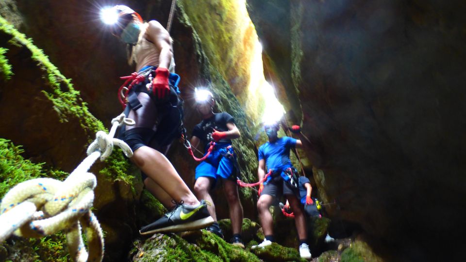 Arrábida: Arrábida Adventure Circuit Tour - Traversing Cliffs and Caves