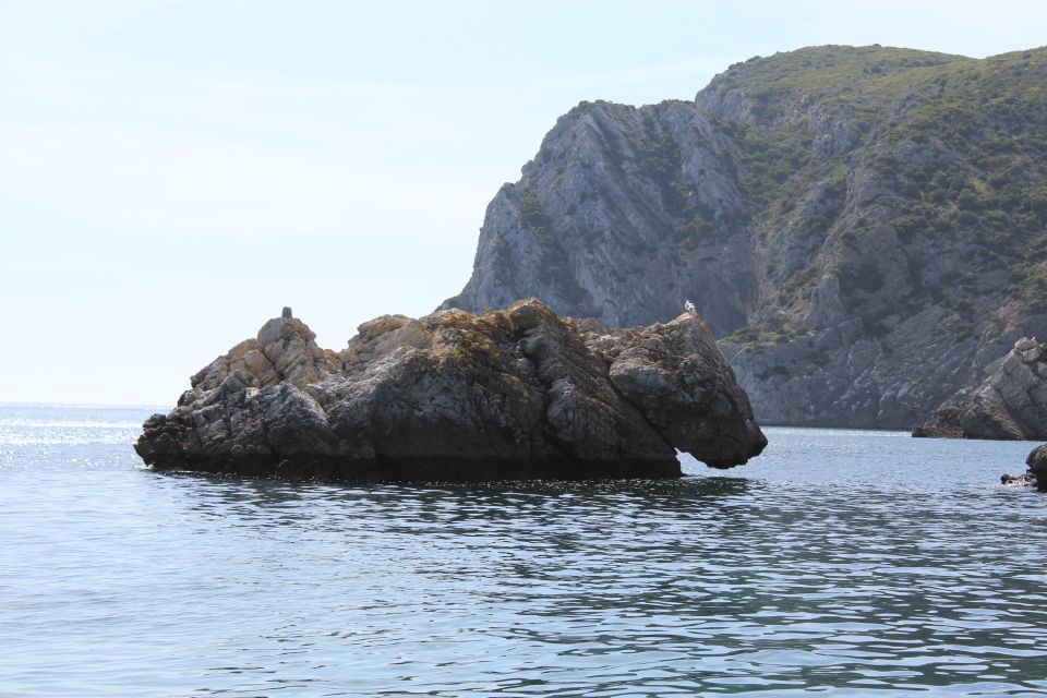 Arrábida Natural Park: Sunset Boat Trip With Regional Drink. - Included Amenities