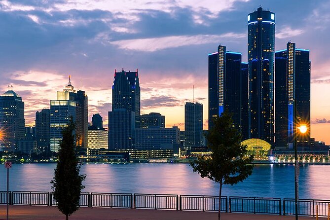 Arrival Private Transfer: Detroit Airport DTW to Detroit in Luxury SUV - Overview of the Arrival Private Transfer Service