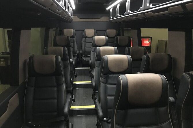 Arrival Private Transfer from MAD Airport to Madrid in a Minibus - FAQ