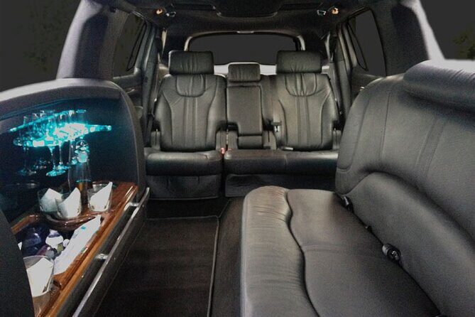 Arrival Private Transfer Port Canaveral to Orlando by Bus or Limo - The Vehicles and Comfort Level