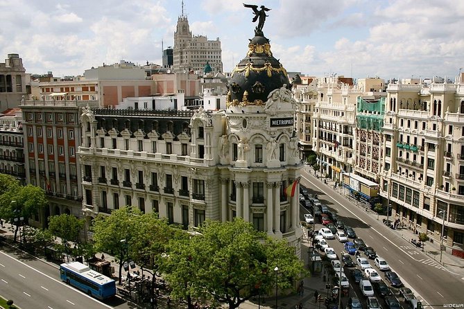 Arrival Transfer: Madrid Airport MAD to Madrid in Business Car - Stylish and Suitable Vehicle for Transport