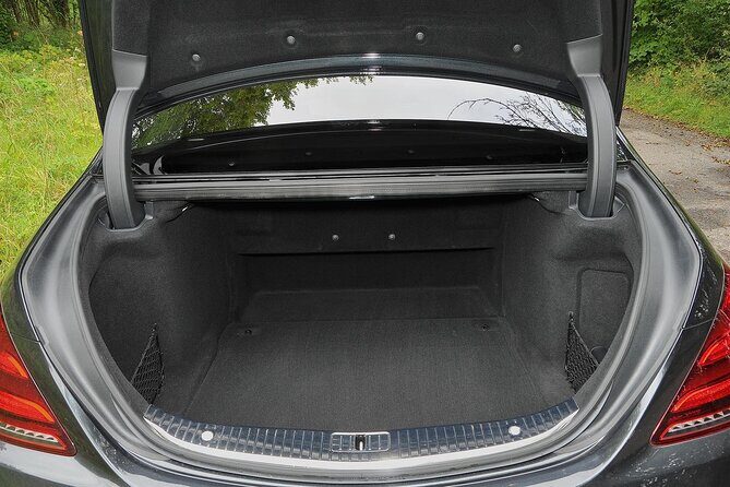 Arrival Transfer Munich Train Station to Munich by Luxury Car - Summary of the Experiences Value