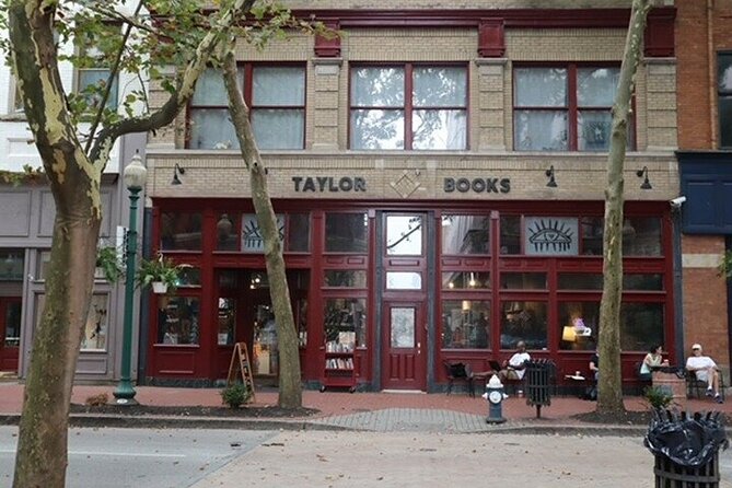Art and Architecture in the Downtown Charleston: A Self-Guided Audio Tour - Discovering Hidden Murals and Artwork
