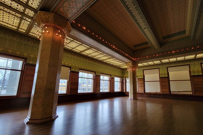 Art Institute of Chicago Private Expert Guided Tour - Exploring the Art Institute of Chicago