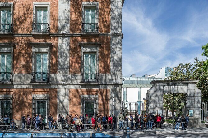 Art & Wine Experience: Thyssen Museum Tour & Wine Tasting - The Sum Up