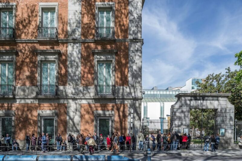 Art & Wine Experience: Thyssen Museum Tour & Wine Tasting - Key Points