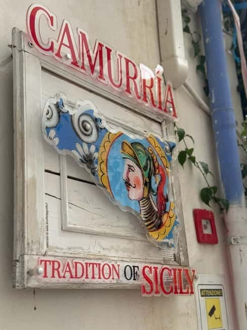 Artistic walk in Borgo Parrini with traditional tasting - A detailed look at what to expect