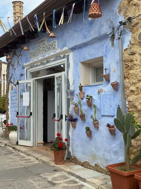 Artistic walk in Borgo Parrini with traditional tasting - FAQs