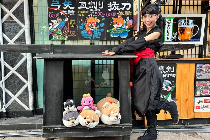 Asakusas Historic Treasures - Admiring the Iconic Kaminarimon Gate and Lanterns