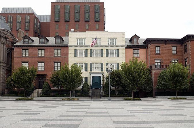 Assassinations Capital: Presidential Crime Scenes Walking Tour - Who Should Consider This Tour?