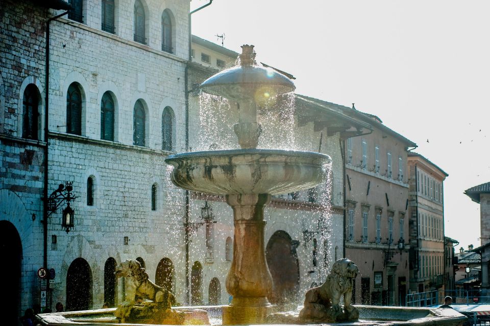 Assisi: Full-Day Tour Including St. Francis Basilica - Explore Piazza Del Comune