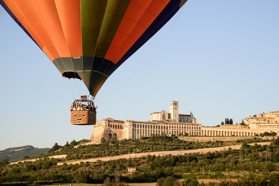 Assisi: Hot Air Balloon Ride With Breakfast & Wine Tasting - Highlights of the Hot Air Balloon Ride