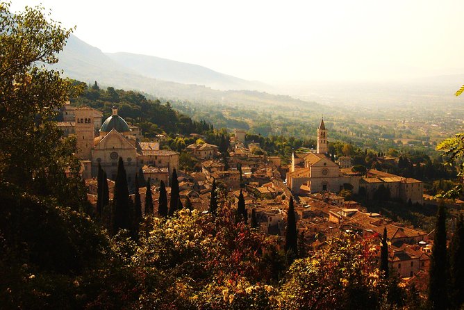 Assisi: the Three Major Basilicas. St. Francis, St. Clare and Porziuncola Chapel - Understanding the History of Assisi