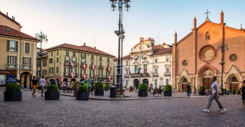 Asti Historic Town Walking Tour - Experience Highlights