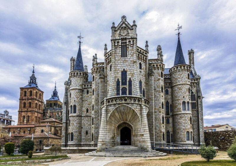 Astorga Episcopal Palace Ticket & In-App Audio Tour (ENG) - Tour Details