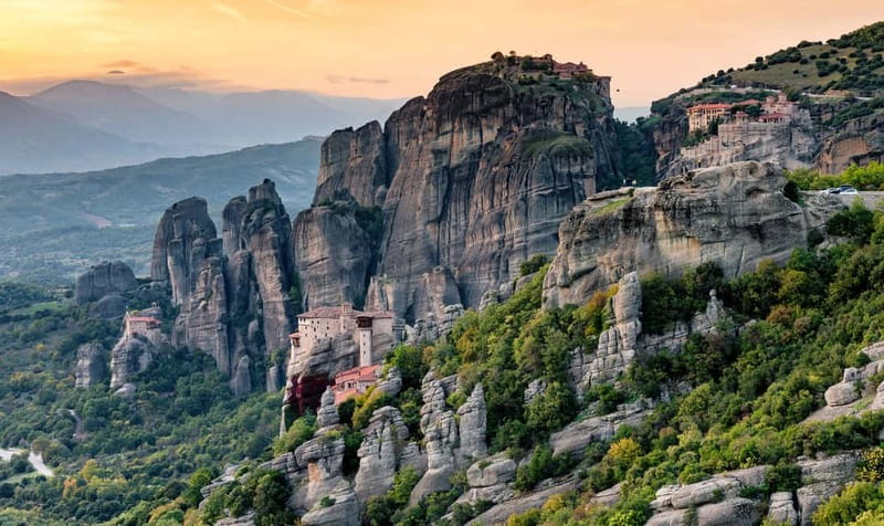 Athens: 2-Day Meteora Tour with Local Guides and Hotel Stay - The Second Day: Choice of Guided Tour or Hiking