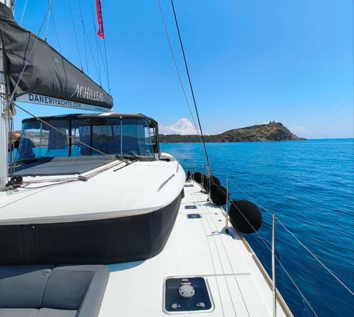Athens: Catamaran Trip to Poseidon Temple with Meal & Drinks - Relaxation and Fun in Equal Measure