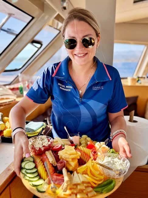 Athens: Catamaran Trip to Poseidon Temple with Meal & Drinks - The Value Proposition