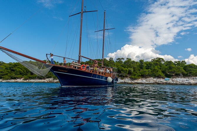 Athens Day Cruise: 3 Islands Tour in the Saronic Gulf With Lunch - Frequently Asked Questions