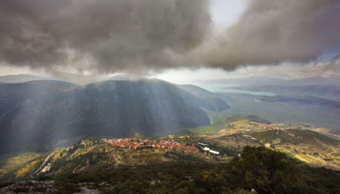 Athens: Delphi, Corycian Cave, and 300 Battlefield Day Trip - Frequently Asked Questions