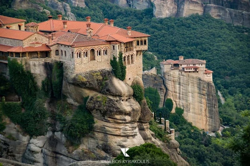Athens: Meteora Monasteries Day Trip with Caves and Lunch - Key Points