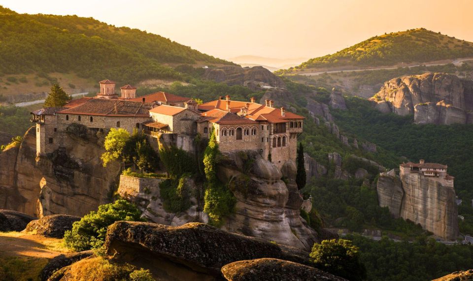 Athens: Meteora Tour with Local Guide and Greek Lunch - Visiting the Monasteries
