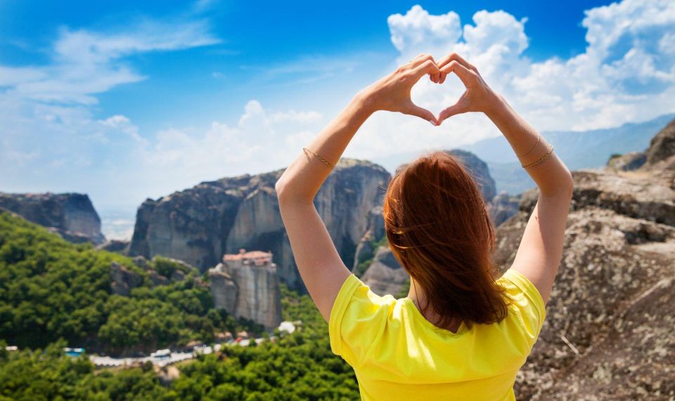 Athens: Meteora Tour with Local Guide and Greek Lunch - Who Should Consider This Tour?