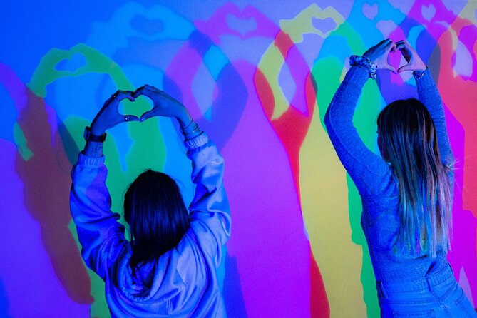 Athens Museum of Illusions Ticket - Interactive Exhibits and Puzzles