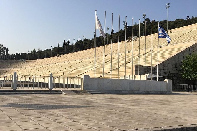 Athens Night Sightseeing Tour With Greek Dinner Show - Traditional Greek Cuisine Experience