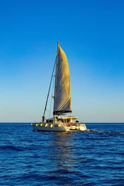 Athens: Private Catamaran Experience with Meal & Open Bar - Setting Sail Along the Athenian Riviera
