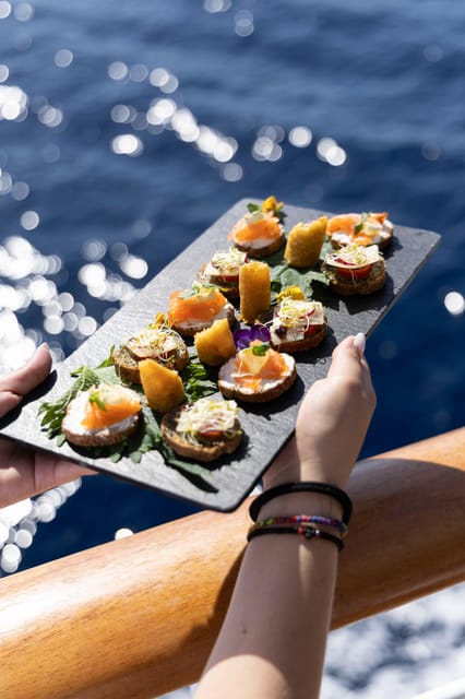 Athens: Saronic Islands Cruise with VIP Area Seating & Lunch - FAQ