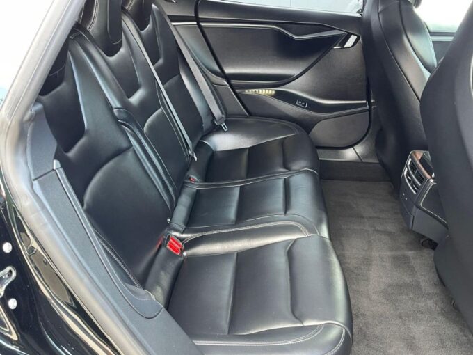 Athens: Sustainable VIP Airport Transfer>Unique Tesla ModelS - Frequently Asked Questions
