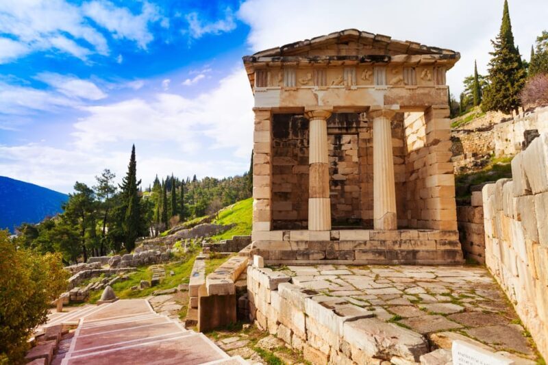Athens to Delphi & Arachova private day tour - Key Points