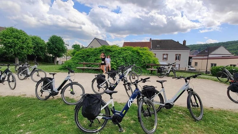 Au départ de REIMS : Ebike tour with a local guide ! - Exploring the Champagne Landscape on Two Wheels
