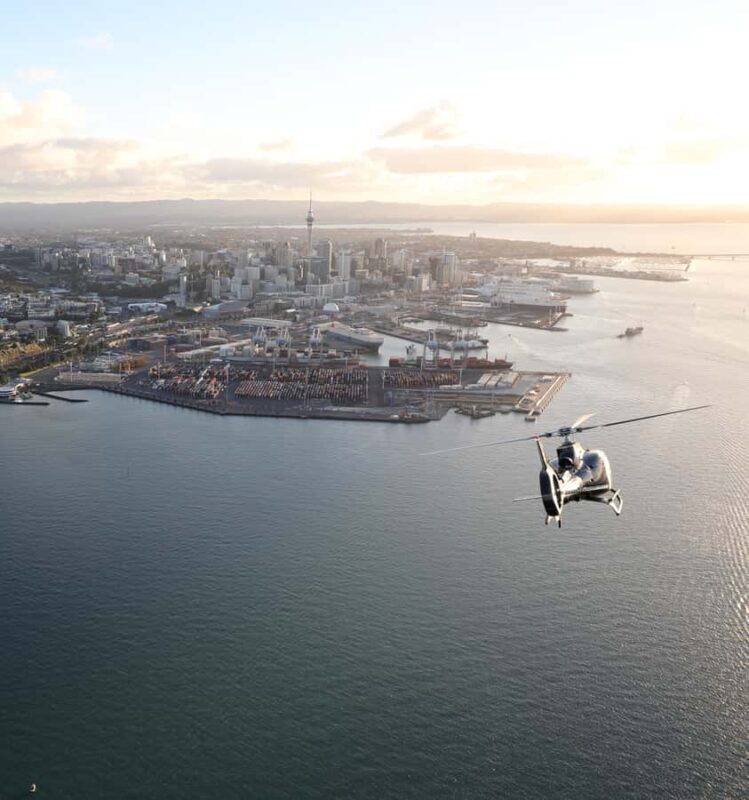 Auckland: 36 min scenic helicopter flight - Coast to Coast - An In-Depth Look at the Auckland Helicopter Tour