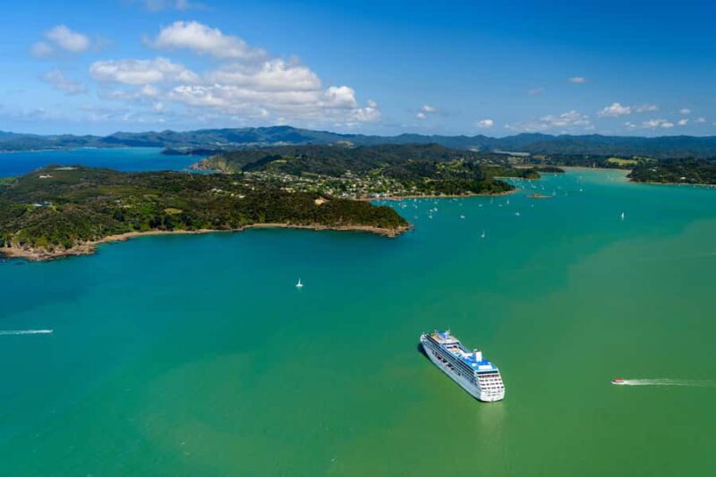 Auckland: Bay of Islands Day Tour with Dolphin Cruise - A Scenic Drive into Northland