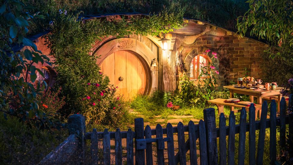 Auckland: Hobbiton Movie Set and Waitomo Small Group Tour - Important Information