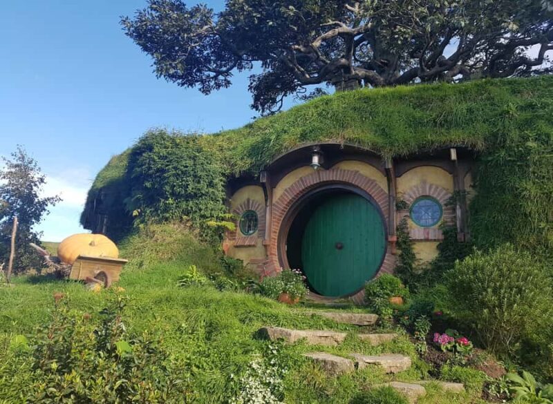 Auckland: Hobbiton, Rotorua, Waiotapu and Waitomo 3-Day Tour - The Itinerary in Detail