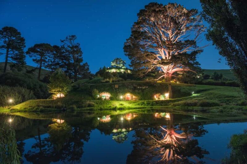 Auckland: Hobbiton & Waitomo Glow Worm Caves Private Tour - What to Expect on Your Day