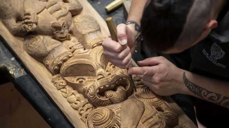 Auckland: Rotorua Highlights with Te Puia Tour, Show & Lunch - Key Points