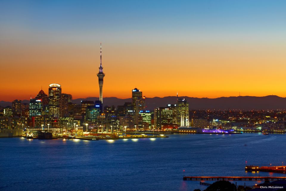 Auckland: Sunset & Night Sea Kayak Tour to Rangitoto Island - Key Points