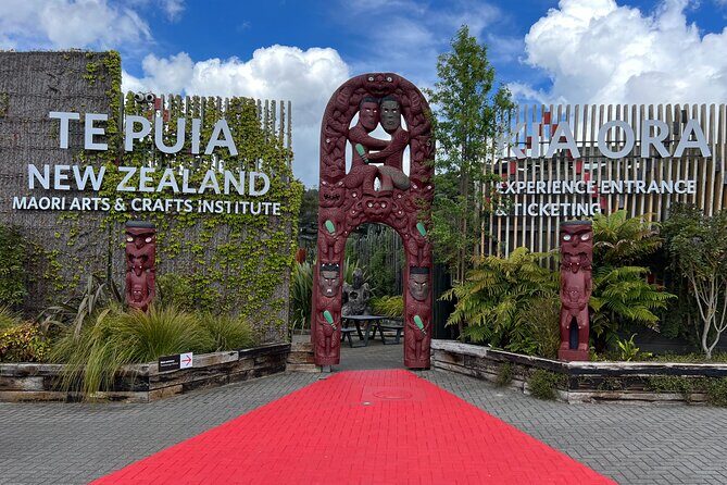 Auckland: TE PUIA Rotorua, Polynesian Spa & Blue Springs Day Tour - Key Points