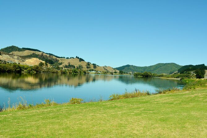 Auckland to Hobbiton Private Tour Shire Movie Set and Waikato - An In-Depth Look at What You Can Expect