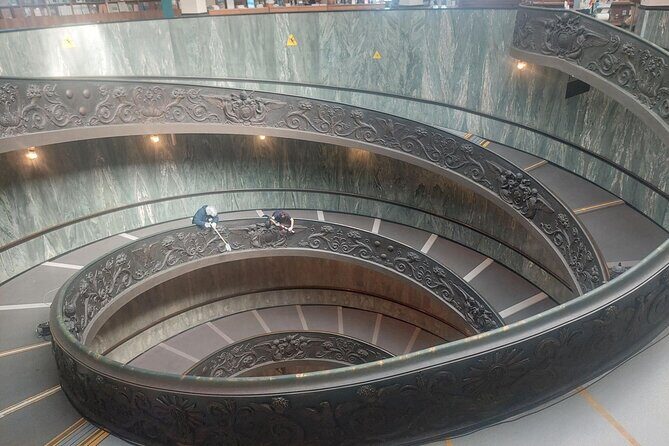 Audio guide in Vatican Museums and Sistine Chapel - The Sistine Chapel: A Crowning Glory