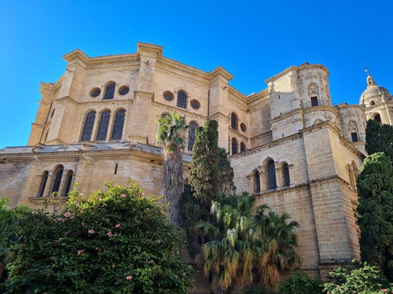 Audioguide City Walk Malaga for Cruises (German & English) - Meeting Point and Inclusions