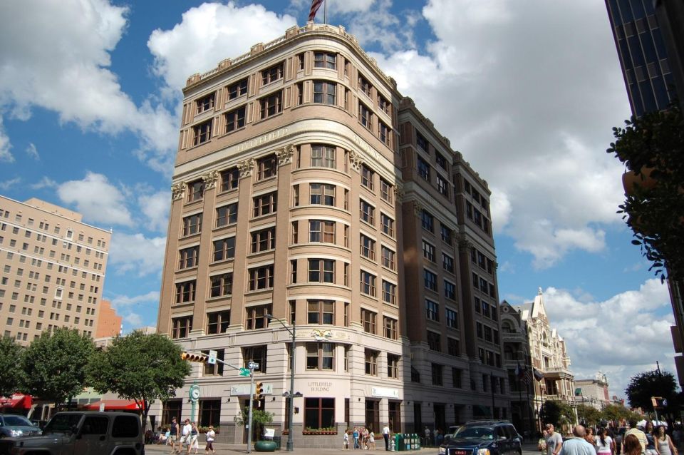 Austin Texas Scavenger Hunt Walking Tour and Game - Exploring the Capital Grounds