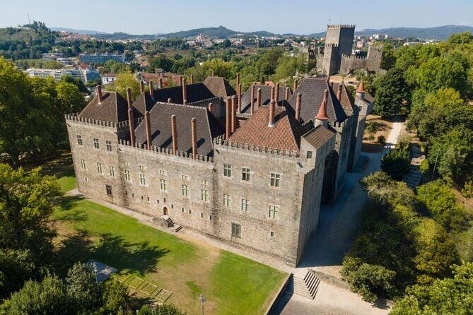 Authentic Braga & Guimarães: Small Historical Group Tour - Exploring Guimarães: Portugal’s Cradle