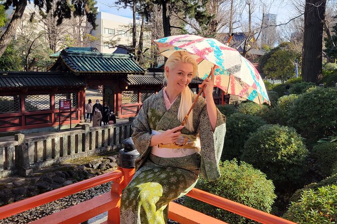 Authentic Kimono Culture Experience: Dress, Walk, and Capture - Group Size