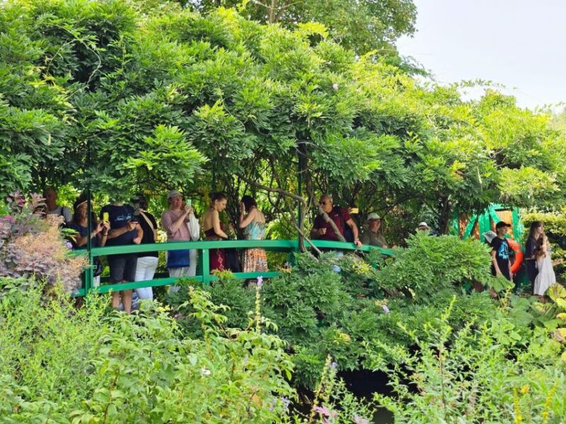 Auvers-Sur-Oise & Giverny Excursion From Paris - Taking in Monets Inspiring Gardens